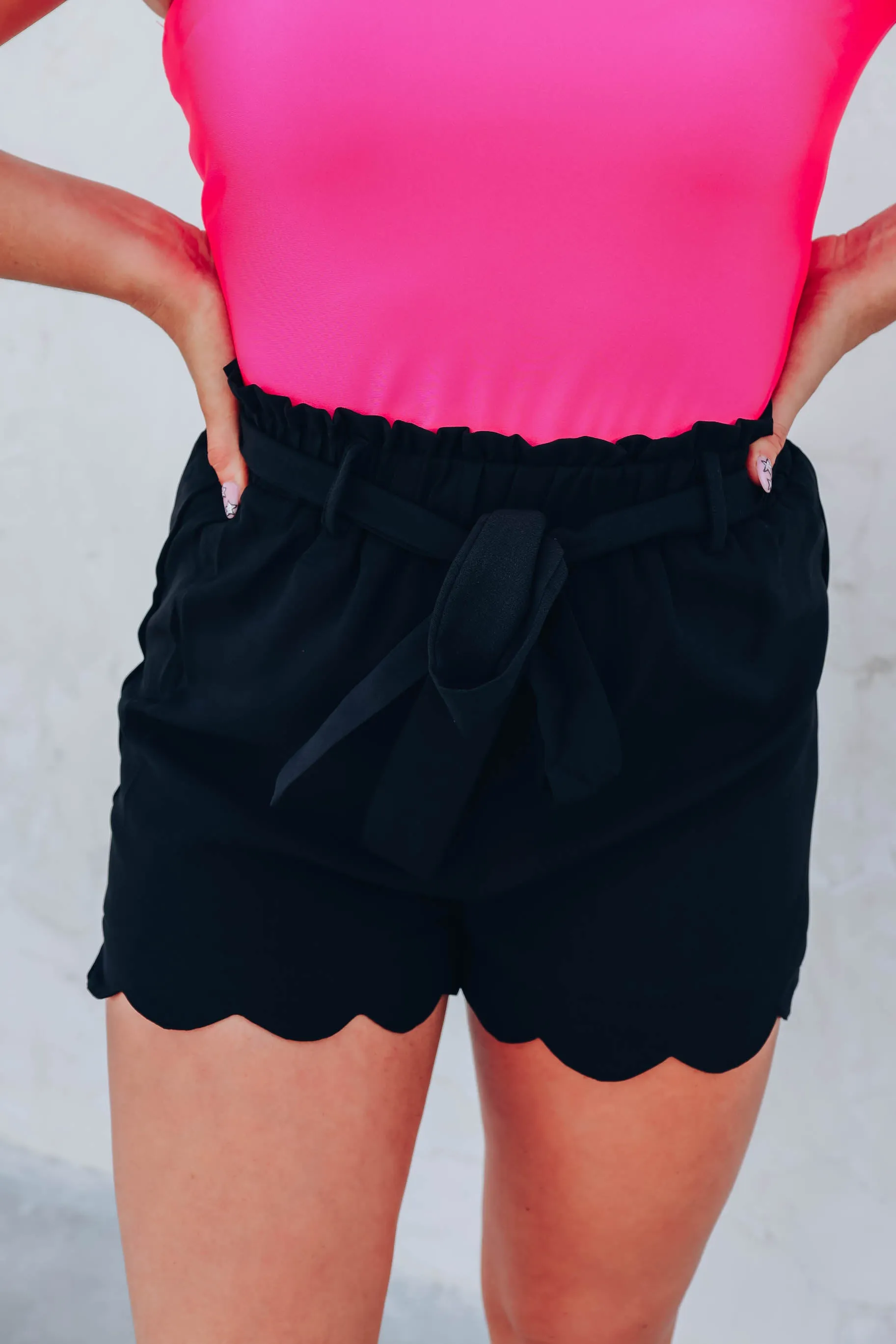 Wakulla Scalloped Pocketed Shorts - Black