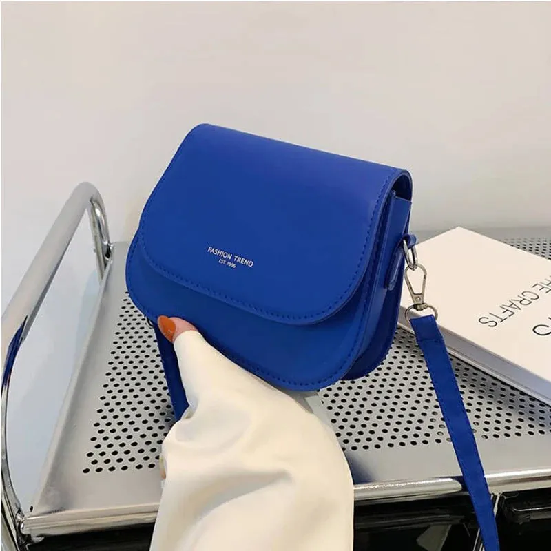 Women Trendy Saddle Shoulder Bag PU Leather Crossbody Bag Simple Solid Color Flap Messenger Bag Designer Handbags Pouch