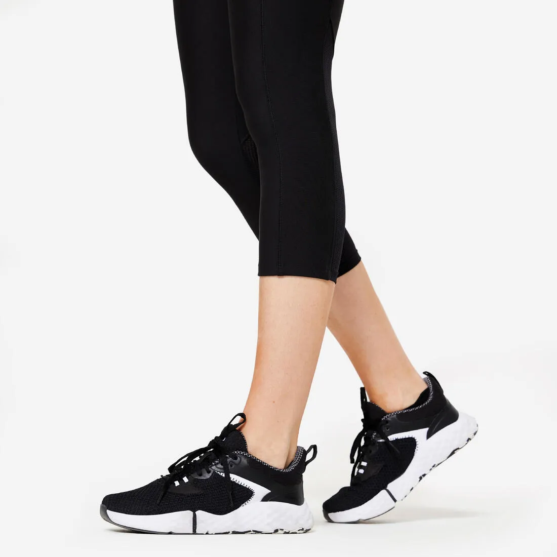 Women's Fitness Cardio Short Leggings with Phone Pocket